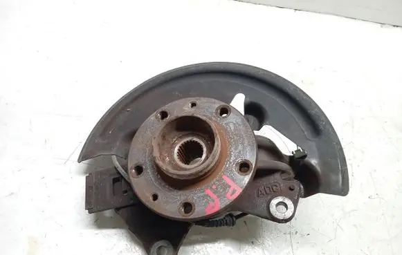 Renault Fluence Front wheel hub spindle knuckle