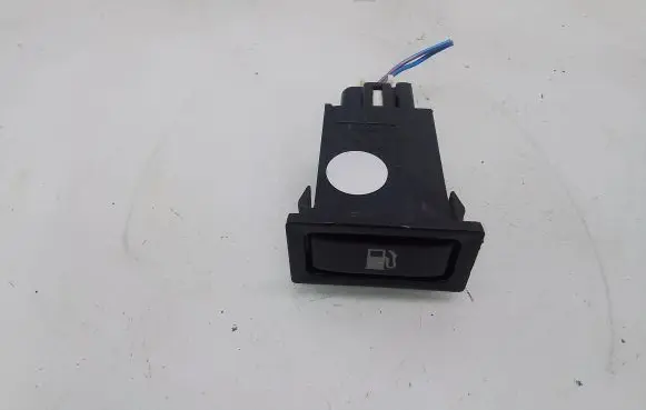 Toyota Avensis T250 Fuel tank opening switch 