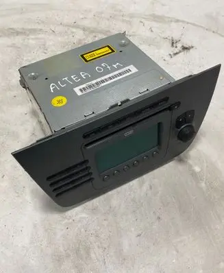 Radio/CD/DVD/GPS head unit