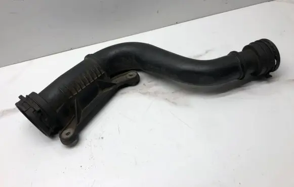 Volkswagen PASSAT B6 Intercooler hose/pipe 1K0145762S