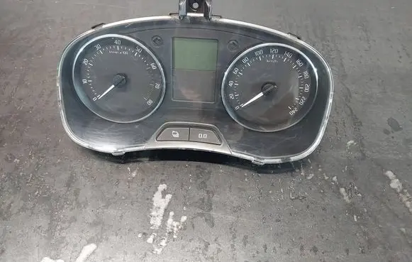 Speedometer (instrument cluster)