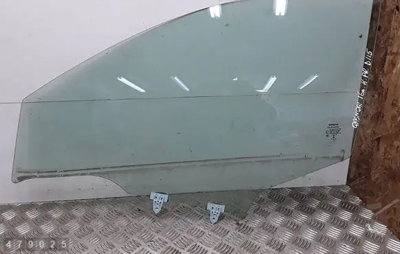 Nissan Qashqai Front door window glass four-door E143R001582