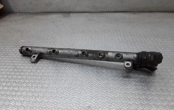 Fuel main line pipe