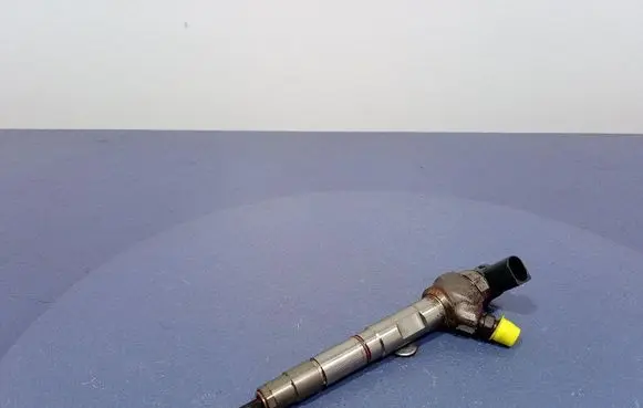 Skoda Superb B5 (3U) Fuel injector 04L130277AE