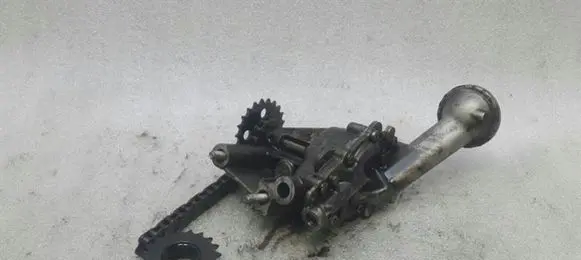Mercedes-Benz A W176 Oil pump A6071800301