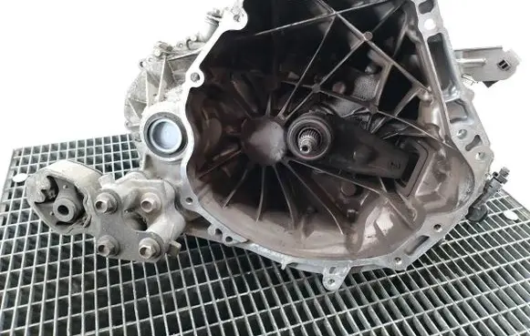 Manual 6 speed gearbox