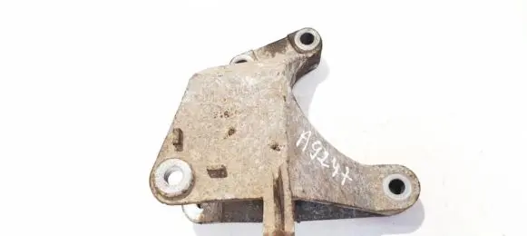 Opel Vectra C Engine mounting bracket 9191148