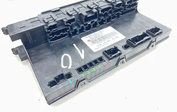 Mercedes-Benz E W211 Fuse module 2115456701 5DK00804746