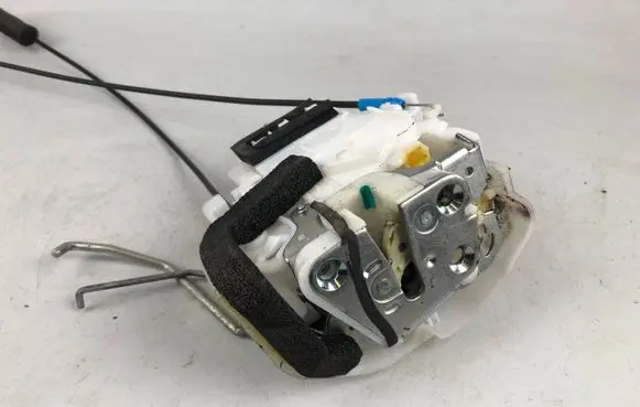 Subaru Outback Front door lock 61032AJ150