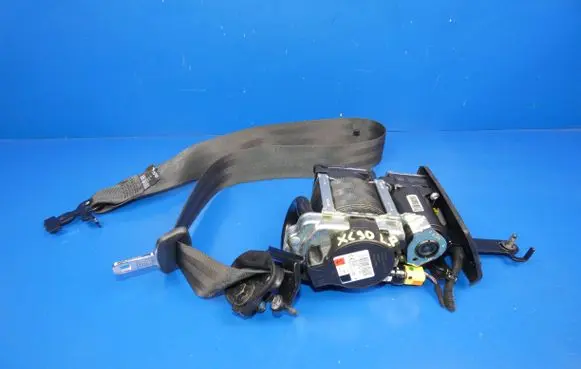 Volvo XC90 Front seatbelt 39844546 626949400 05122015