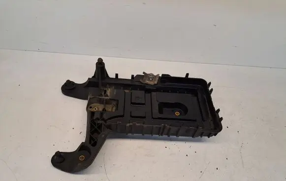 Volkswagen PASSAT B6 Battery box tray 1K0915333