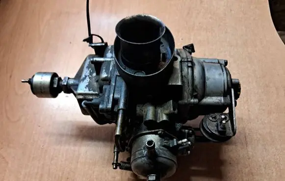 Mercedes-Benz W123 Carburettor 0010708104
