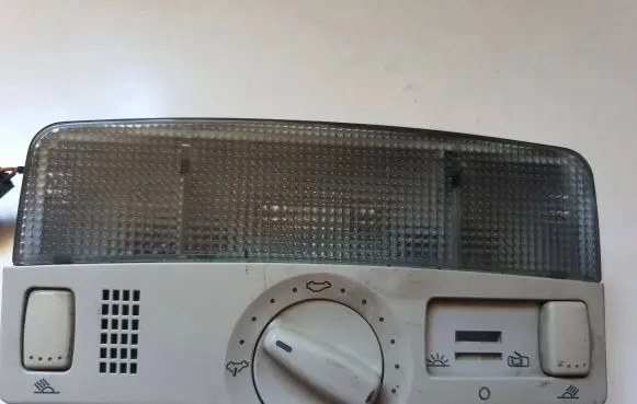 Volkswagen PASSAT B5 Front seat light 3B0035711A S0147600