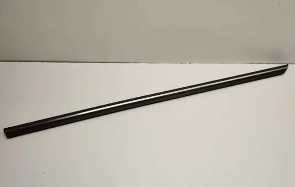 Mercedes-Benz SLK R172 Front door glass trim molding A1727200124