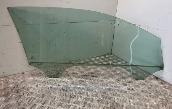 Volkswagen Polo V 6R Front door window glass four-door 6R3845201 43R001583