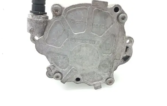 Audi Q3 8U Vacuum pump 03L145100F
