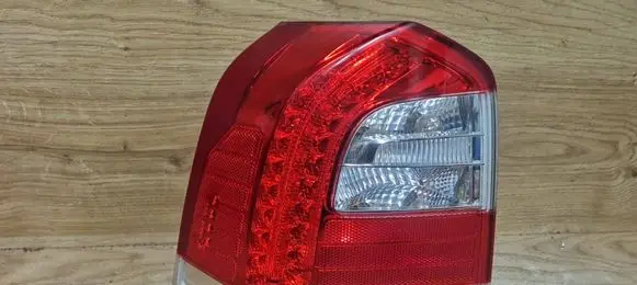 Volvo V70 Rear/tail lights 2VA01152703