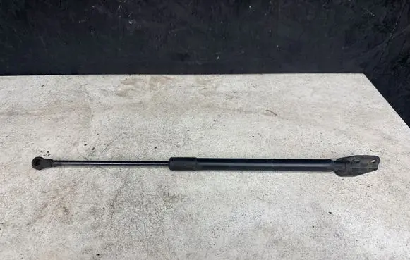 Toyota Auris 150 Tailgate/trunk strut/damper 6895002091