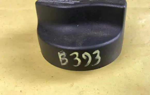 Mercedes-Benz B W245 Oil filler cap A0000100385