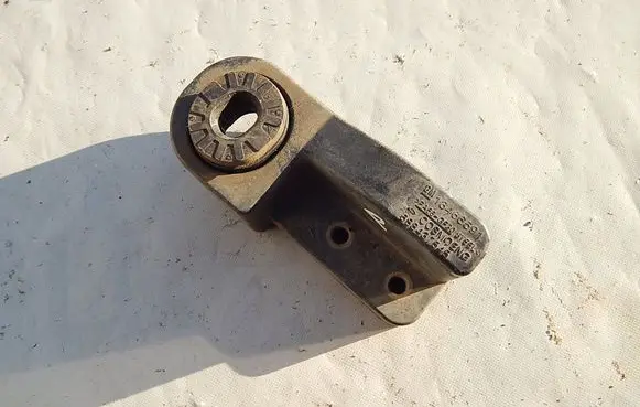 Opel Astra K Radiator mount bracket GM13466591