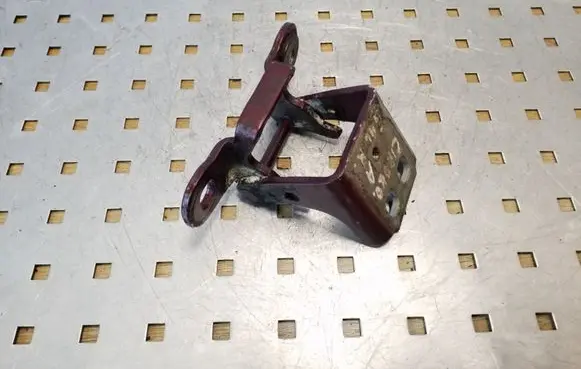Jeep Cherokee III KJ Rear door lower hinge 55177030AD