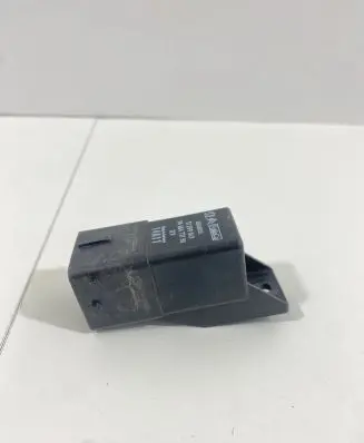 Peugeot 3008 I Glow plug pre-heat relay 9666671780 51299049