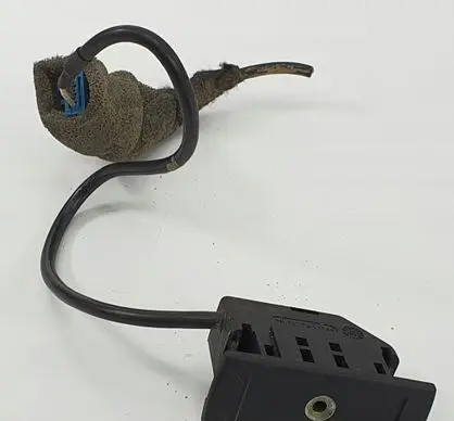 Mercedes-Benz GLK (X204) AUX in-socket connector 
