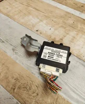 Toyota Auris 150 Light module LCM 8996012090 3560078675