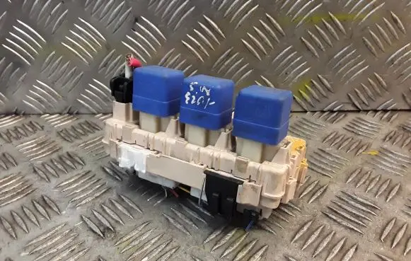 Nissan X-Trail T30 Fuse box set