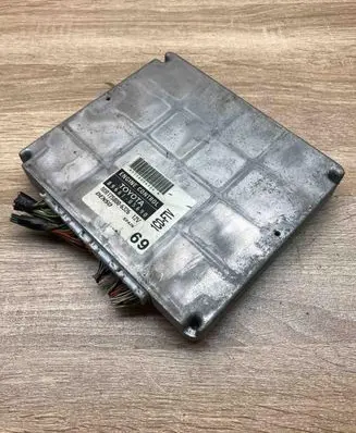 Toyota Avensis T250 Engine control unit/module ECU 8966105690 MB1758006326 USED
