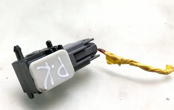 Hyundai Santa Fe Airbag deployment crash/impact sensor 9592028000 23070103