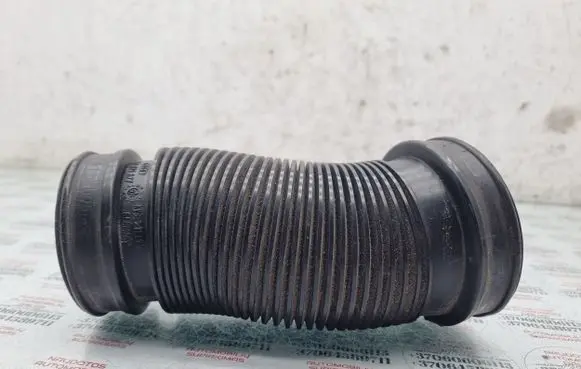 Audi A4 S4 B5 8D Air intake hose/pipe 8D0129627