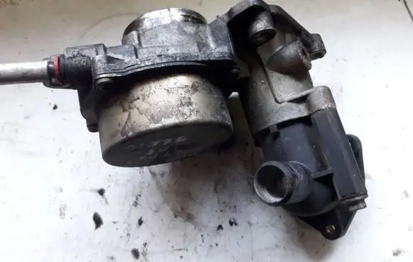 Ford Mondeo Mk III Vacuum pump