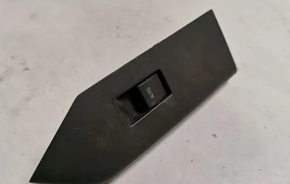 Ford Mustang V Electric window control switch DR3314A563AAW