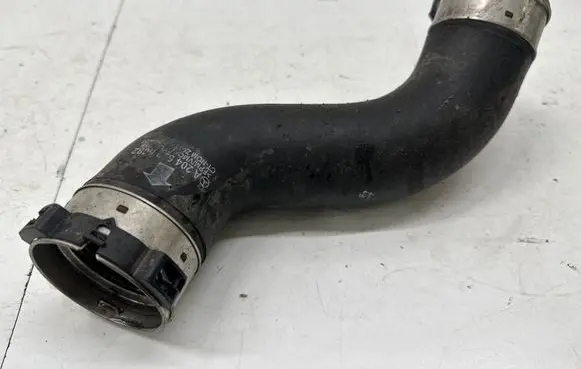 Mercedes-Benz E W212 Intercooler hose/pipe A2045236882
