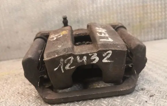 Nissan Leaf I (ZE0) Rear brake caliper