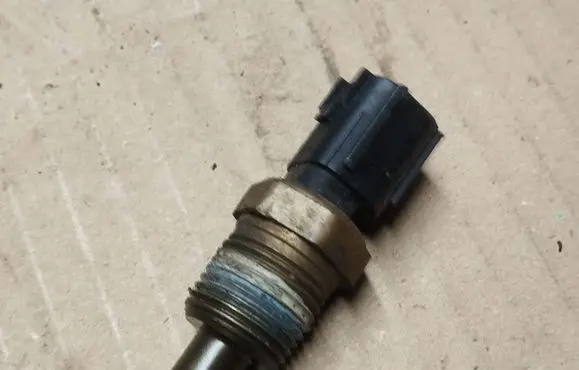 Chrysler Town u0026 Country V Coolant temperature sensor 
