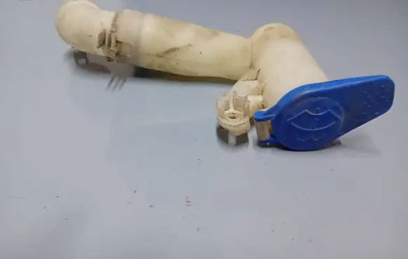 Ford Mondeo MK IV Window washer liquid tank fill tube 011006 E011007