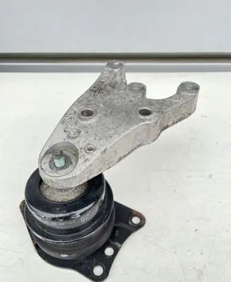 Skoda Fabia Mk1 (6Y) Engine mount bracket 6Q0199185M