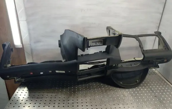 BMW 3 E46 Dashboard 8220546 8196093