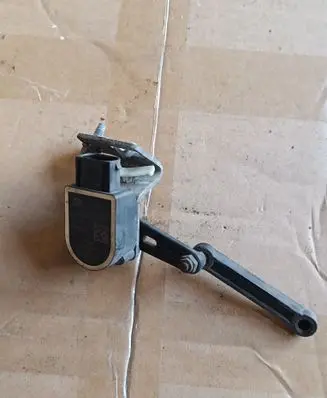 BMW 6 F06 Gran coupe Rear air suspension level height sensor 3714686135101 37146861351 6861351