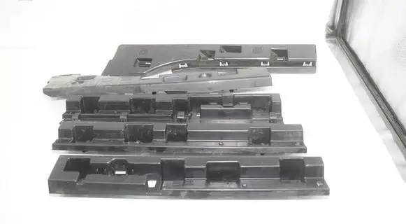 BMW 2 F46 Sill supporting ledge 7301942 7301940 7301941
