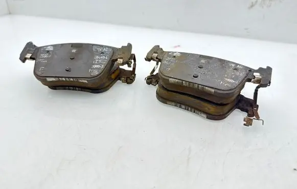 Volkswagen Golf VIII Brake pads (rear)