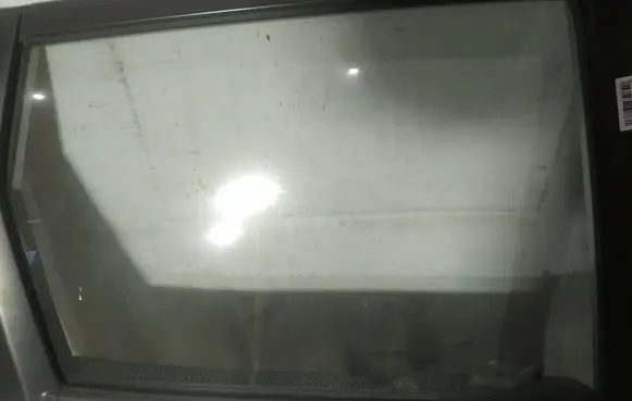 Rear door window glass
