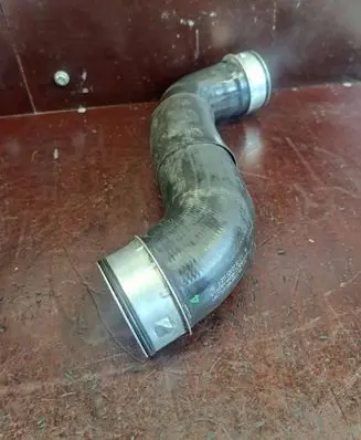 Intercooler hose/pipe