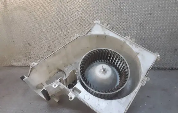 Nissan X-Trail T30 Heater fan/blower 272009H600