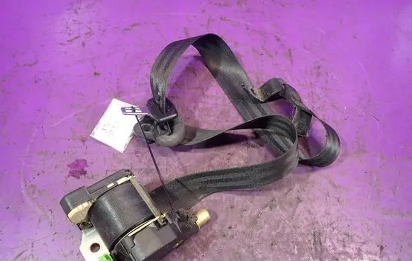 Skoda Fabia Mk1 (6Y) Front seatbelt