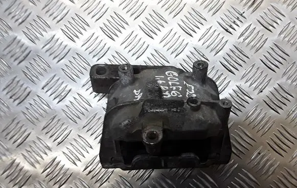 Volkswagen Golf VI Engine mount bracket G2579100