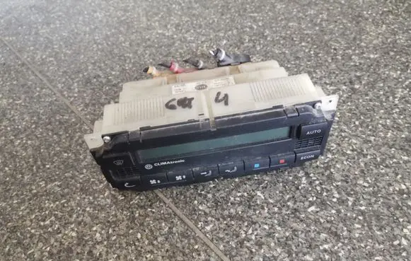 Volkswagen PASSAT B5 Climate control unit 3B1907044B
