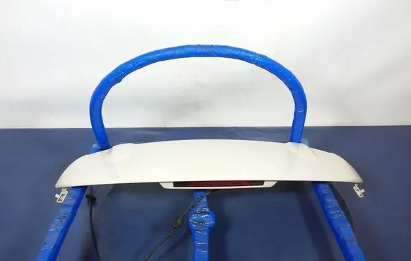 Renault Clio IV Rear window tailgate spoiler 960301177R